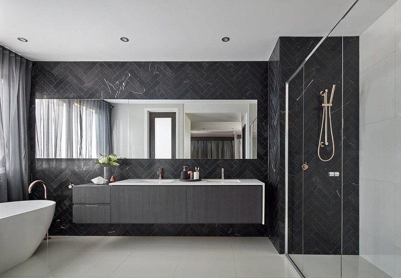 Blending Styles for a Luxe Bathroom