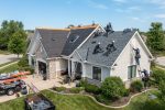 Choosing roofing materials and contractors for replacement